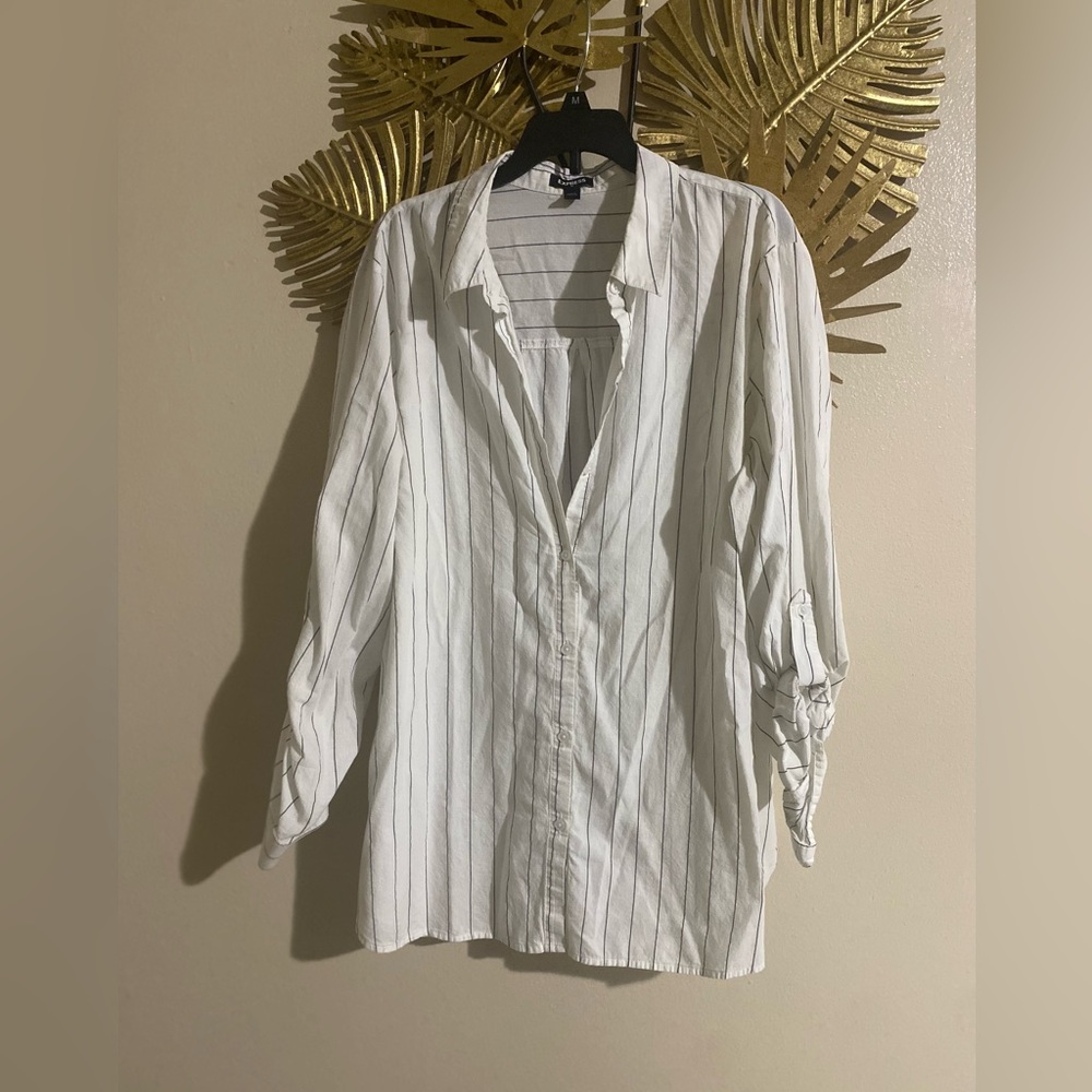 Express Casual White Button-Down Shirt with Gray Stripes